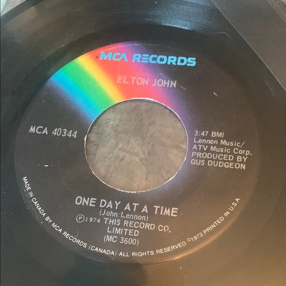 Vintage MCA Records Vinyl Records Set Elton John 45 RPM - Picture 6 of 6